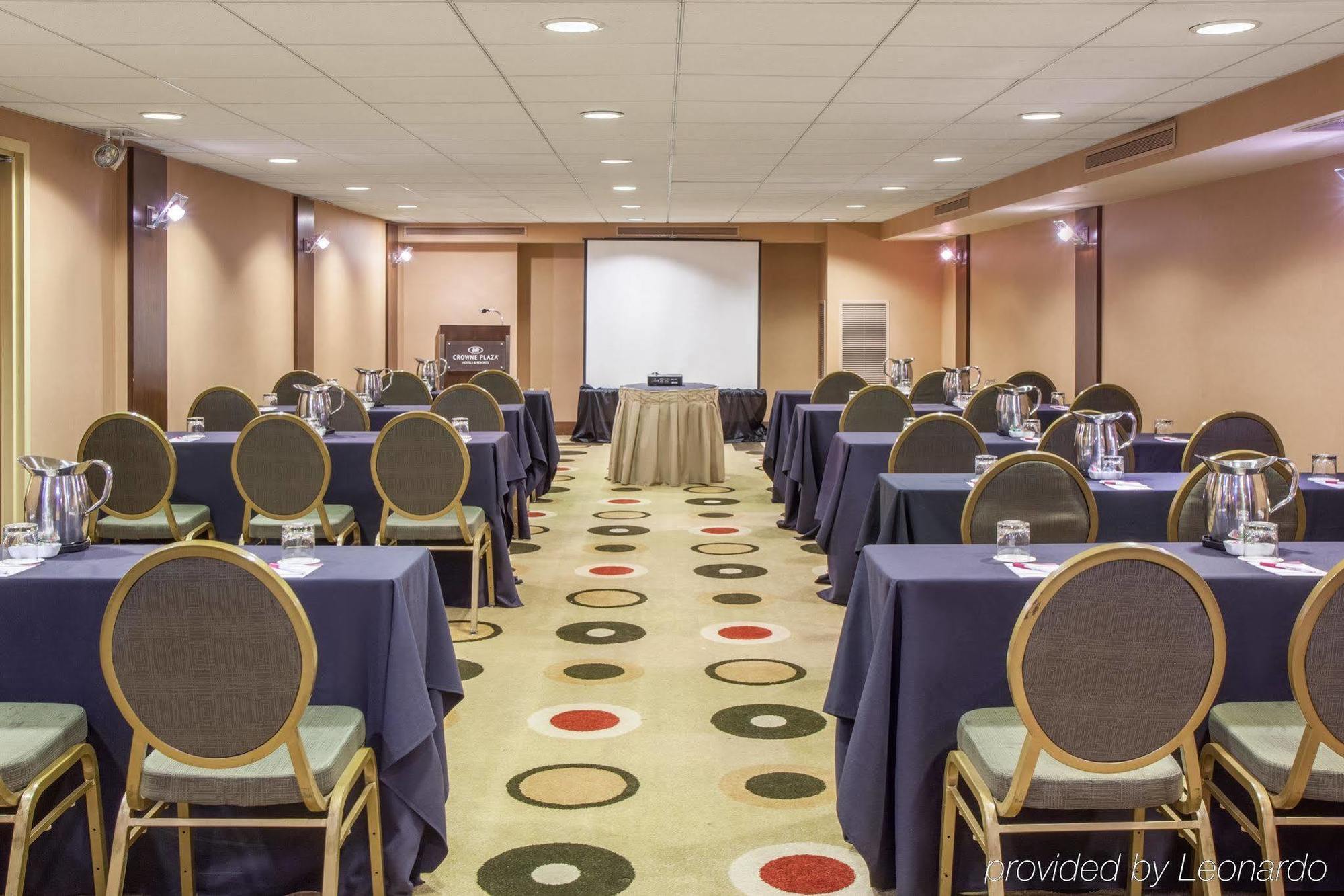 Отель Crowne Plaza - Chicago West Loop By Ihg Экстерьер фото